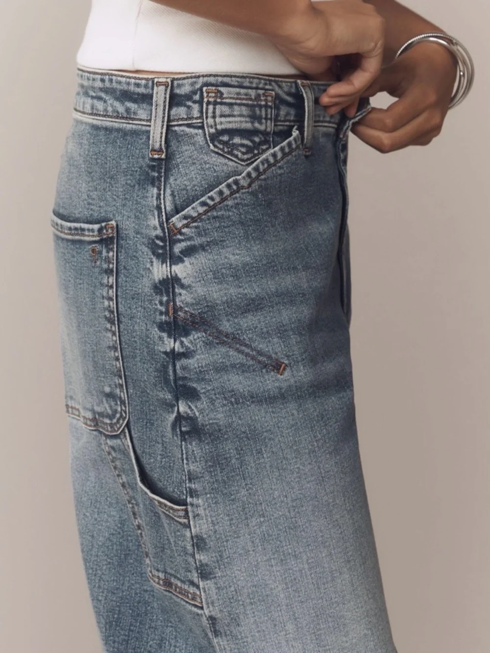 The Kayden Barrel Carpenter Jeans by Pilcro ~ NWT - Picture 2 of 6